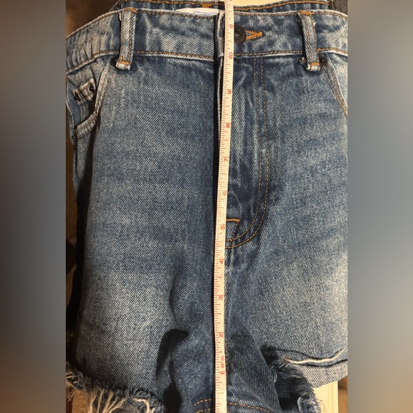 Zara High Waisted 100% Cotton Denim Cutoff Shorts, Size 6 - Picture 8 of 9